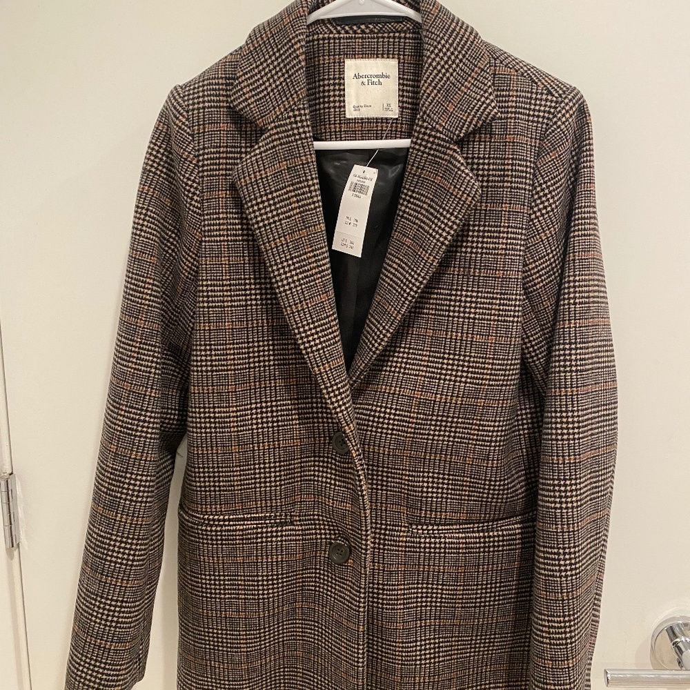 Ambercrombie & Fitch